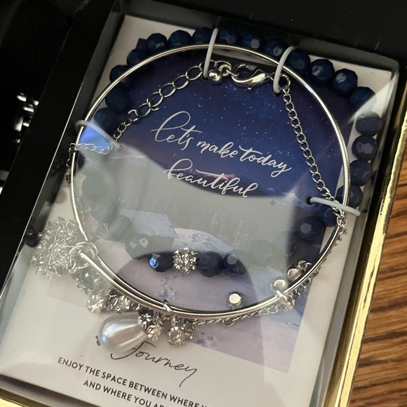 Jessica Carlyle Watch and Bracelet Set - Picture 4 of 4